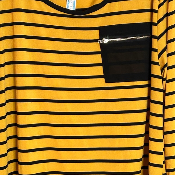 Women’s Ashley Blue top - Picture 2 of 6